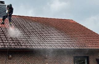 Photovoltaikreinigung, pv anlage reinigen Dachreinigung Photovoltaikreinigung, pv anlage reinigen Dachreinigung